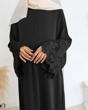 Sana Abaya Lace Sleeves with Pockets Black