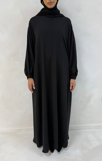 Lina Nursingfriendly Abaya in Black Pinstripe
