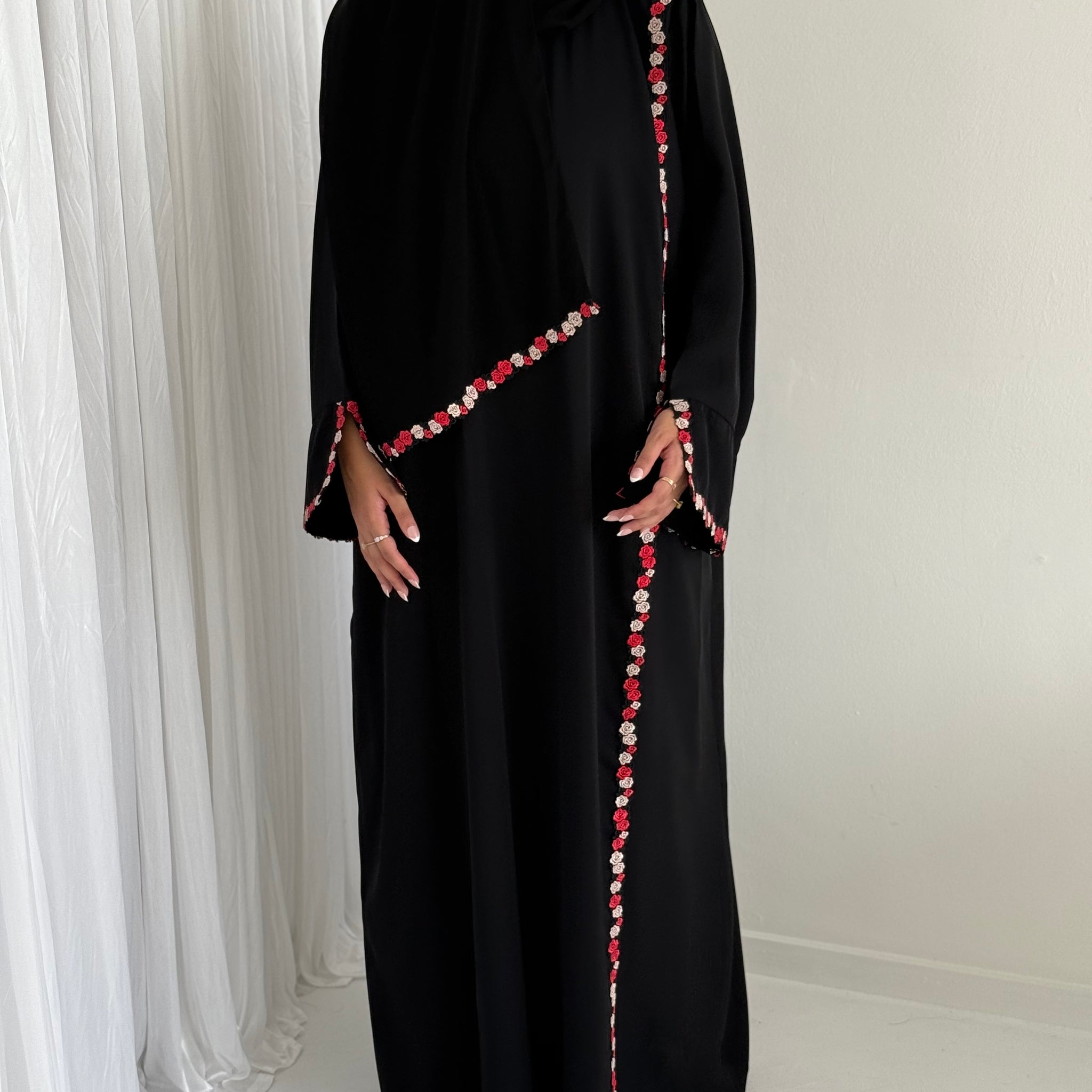 Zaira Flowerlace Abaya in Black- nursingfriendly