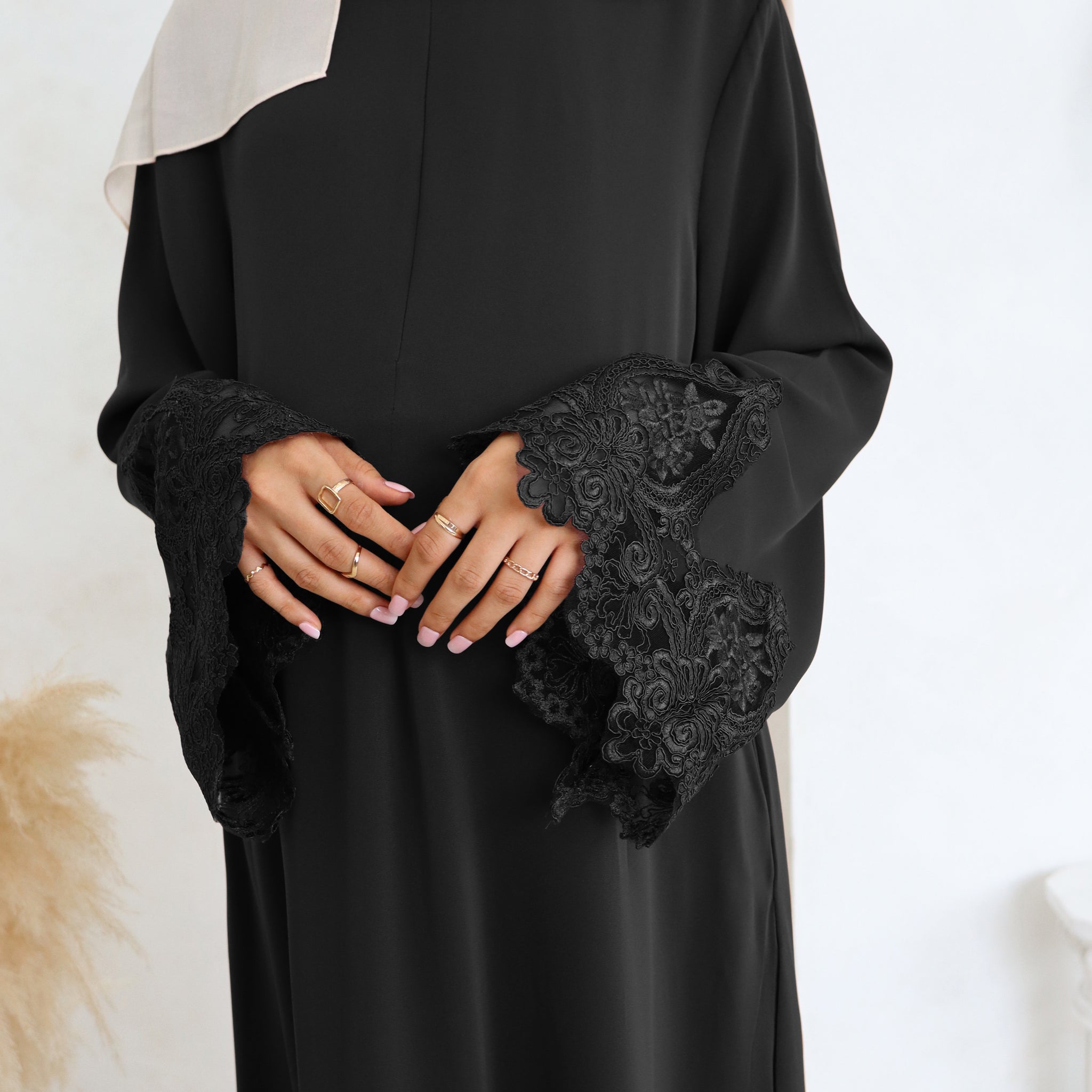 Sana Abaya Lace Sleeves with Pockets Black