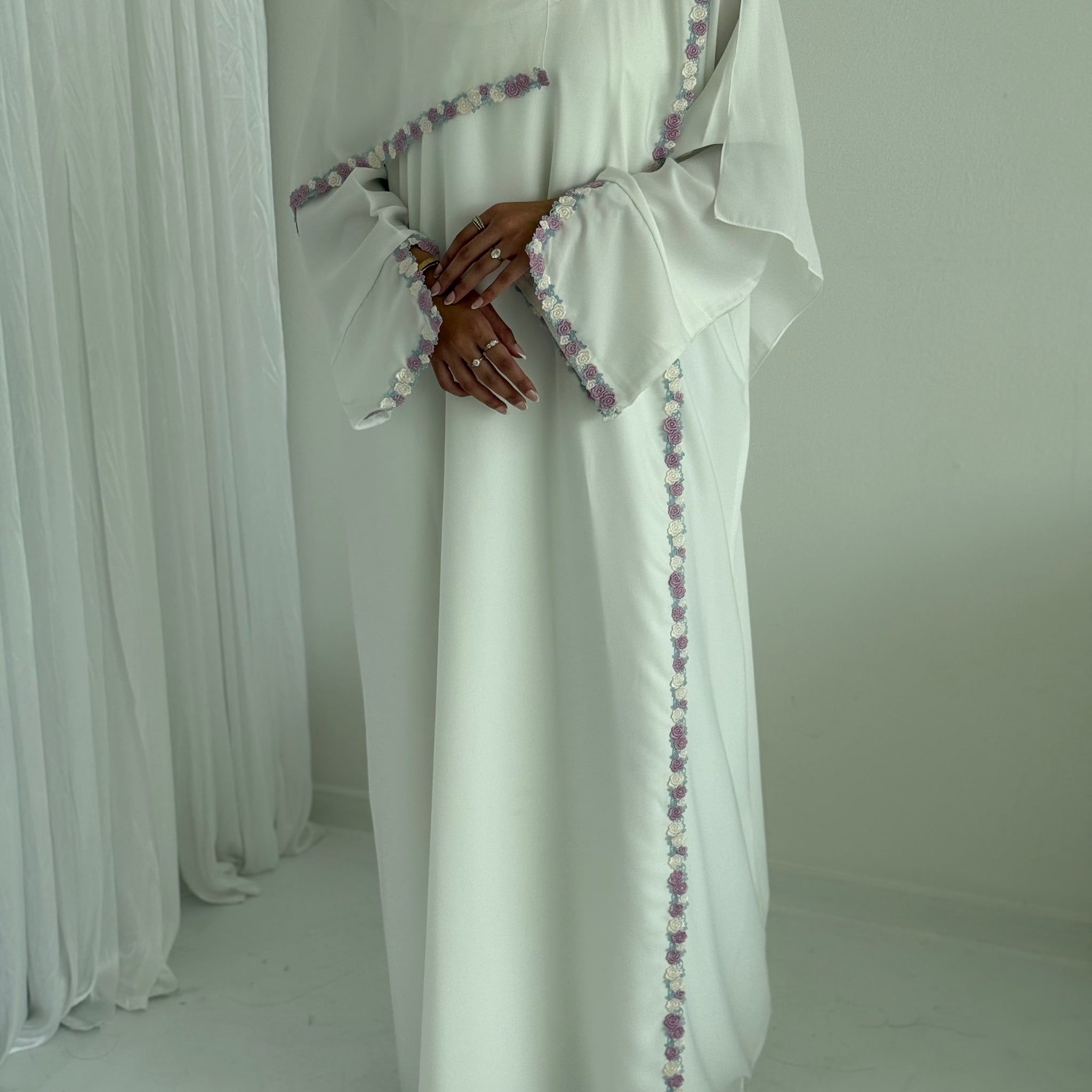 Zaira Flowerlace Abaya in White - nursingfriendly